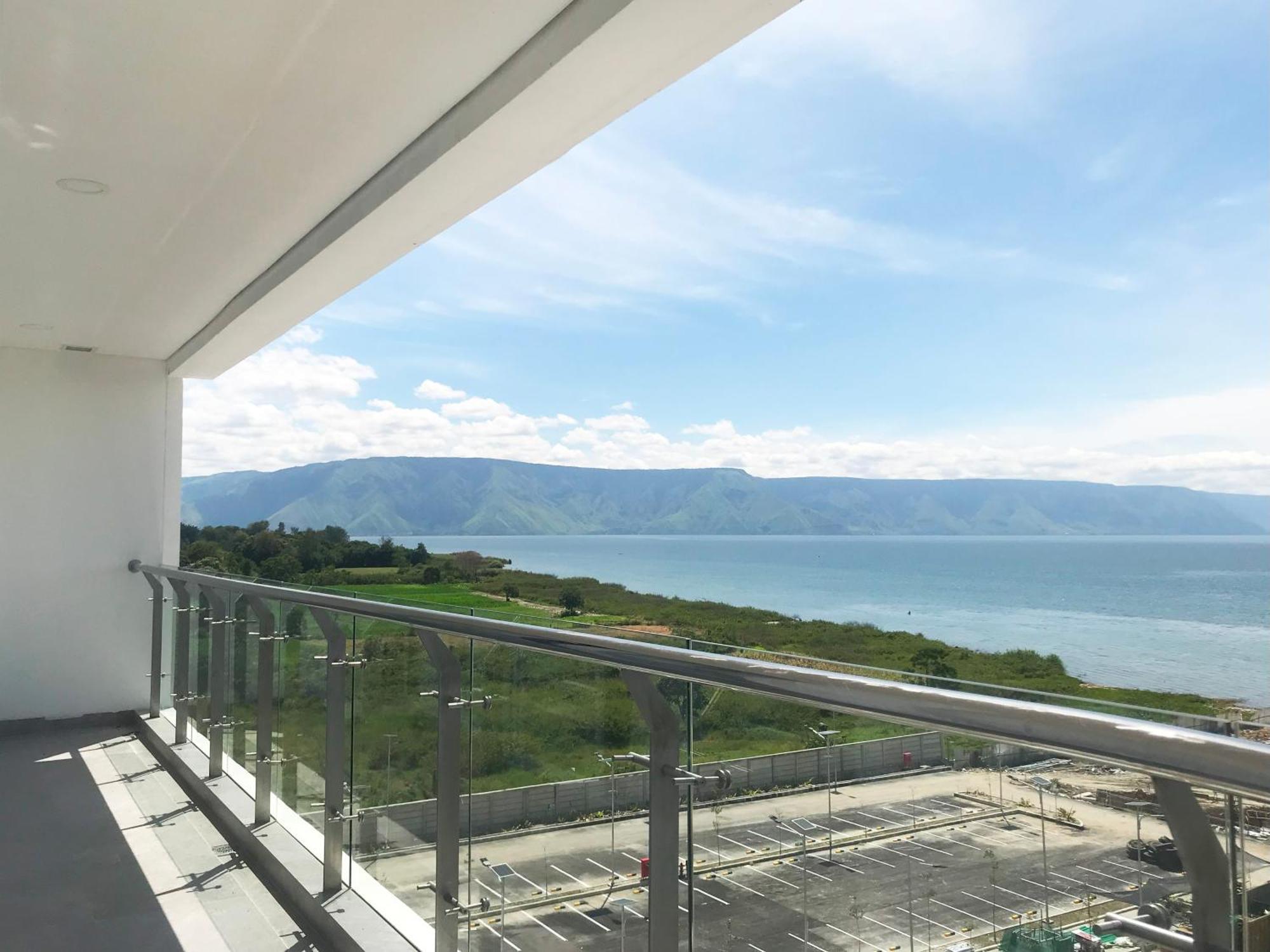 Labersa Hotel & Convention Center Samosir Sinapuran ภายนอก รูปภาพ