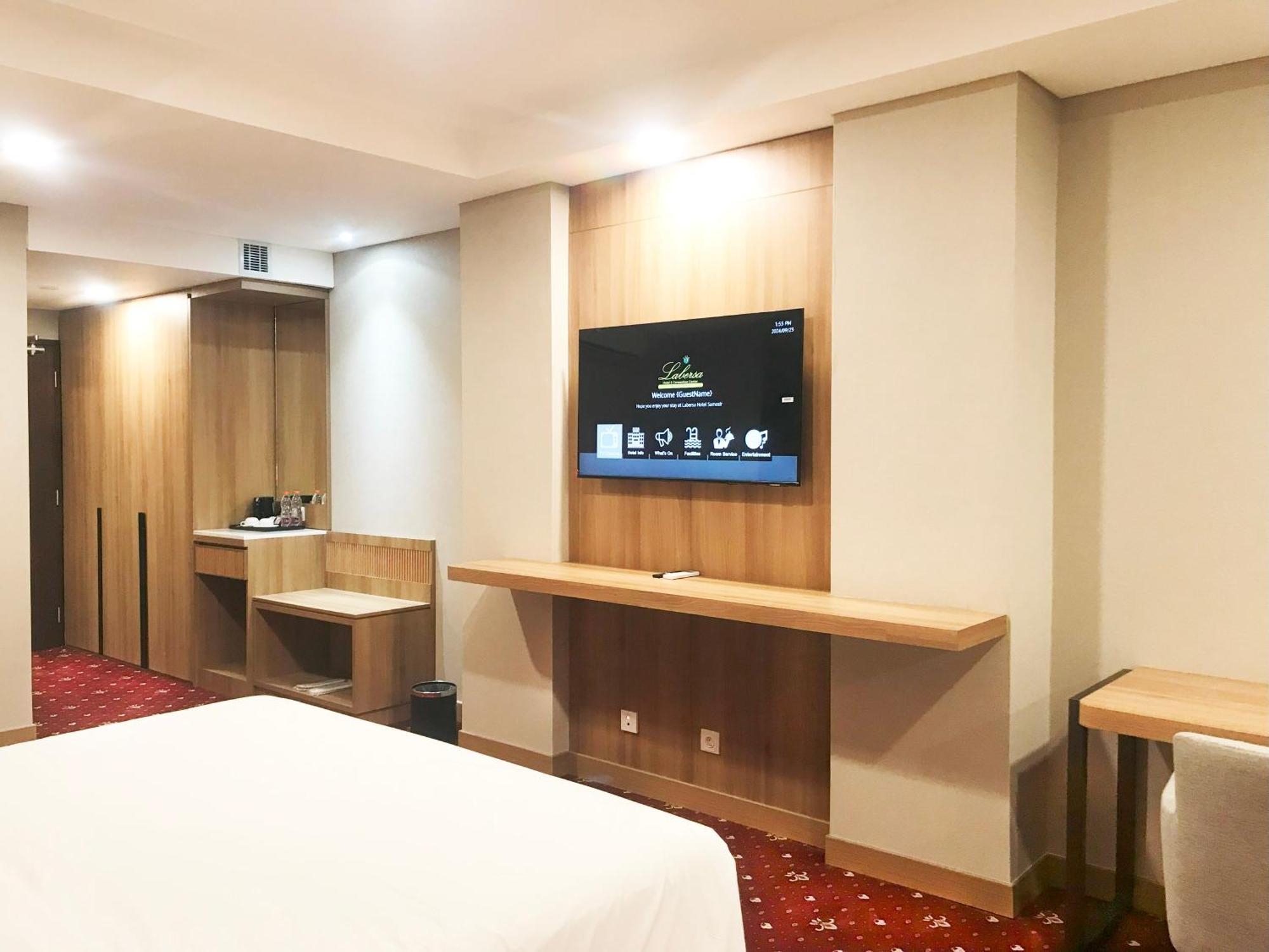 Labersa Hotel & Convention Center Samosir Sinapuran ภายนอก รูปภาพ