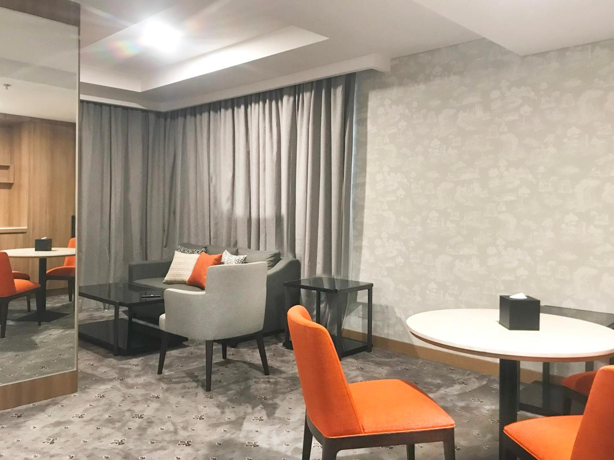 Labersa Hotel & Convention Center Samosir Sinapuran ภายนอก รูปภาพ