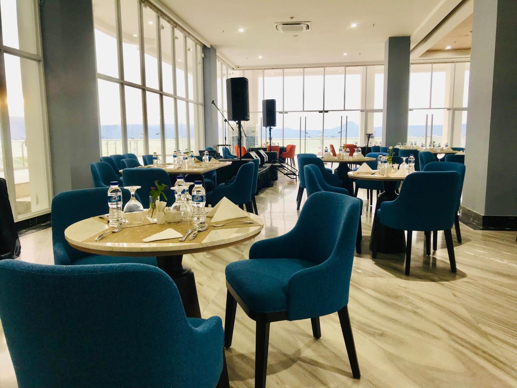 Labersa Hotel & Convention Center Samosir Sinapuran ภายนอก รูปภาพ