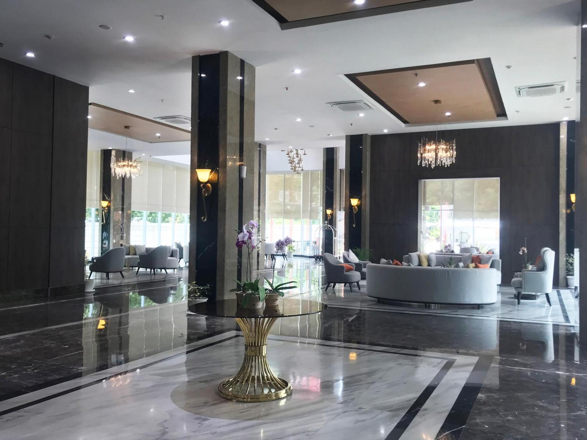 Labersa Hotel & Convention Center Samosir Sinapuran ภายนอก รูปภาพ