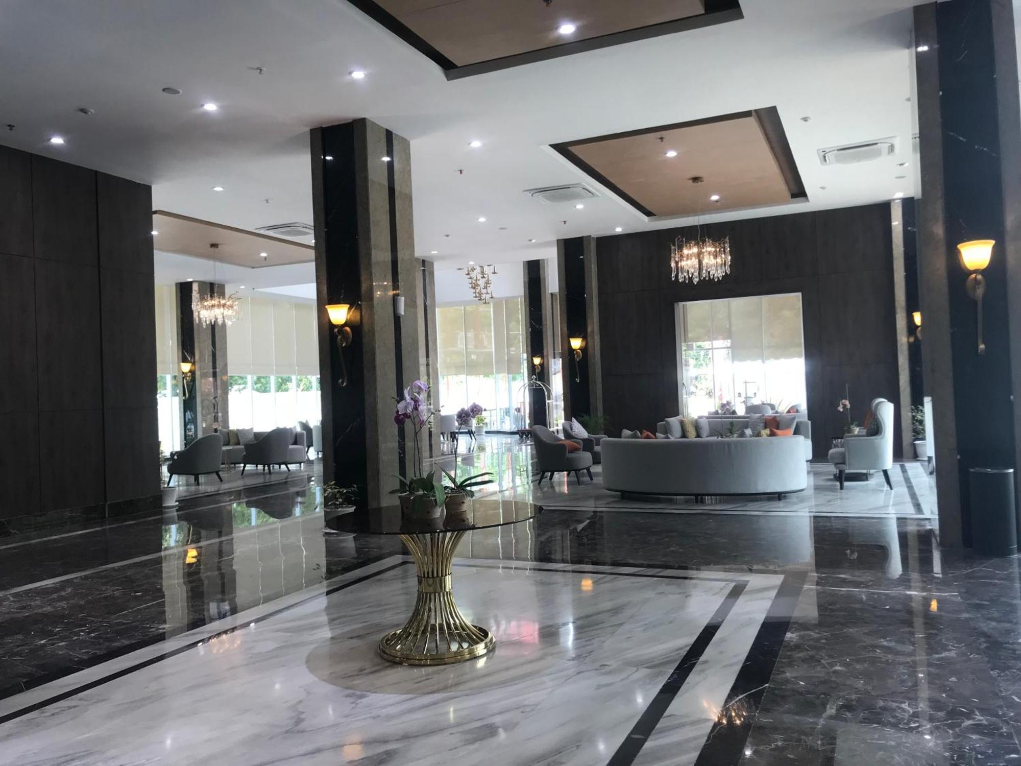 Labersa Hotel & Convention Center Samosir Sinapuran ภายนอก รูปภาพ